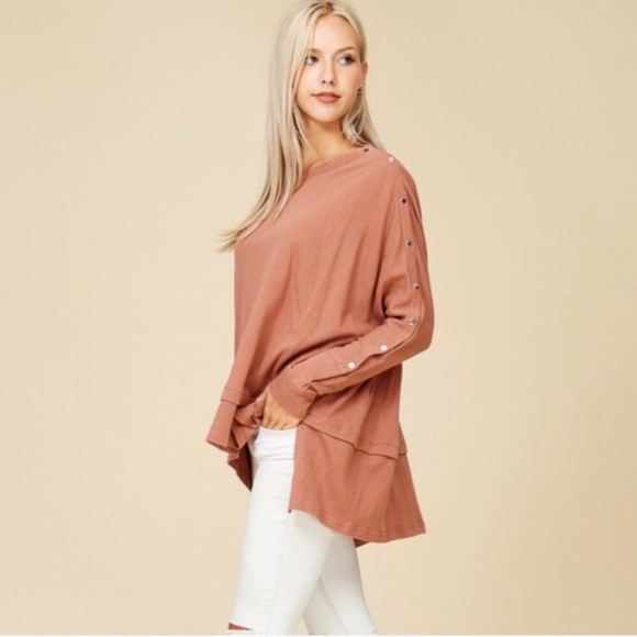 Crescent Sweaters - NWT Crescent Oversized Sweater Size Medium